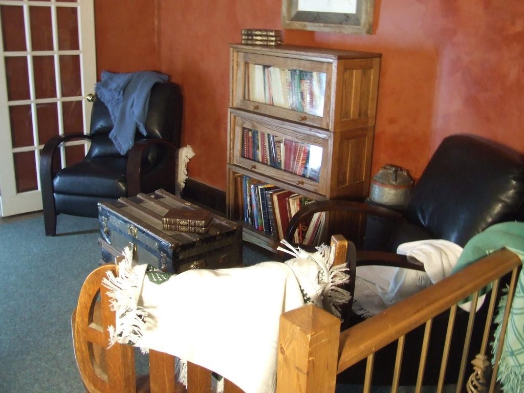 Country Encounters Accommodations Coleman Εξωτερικό φωτογραφία