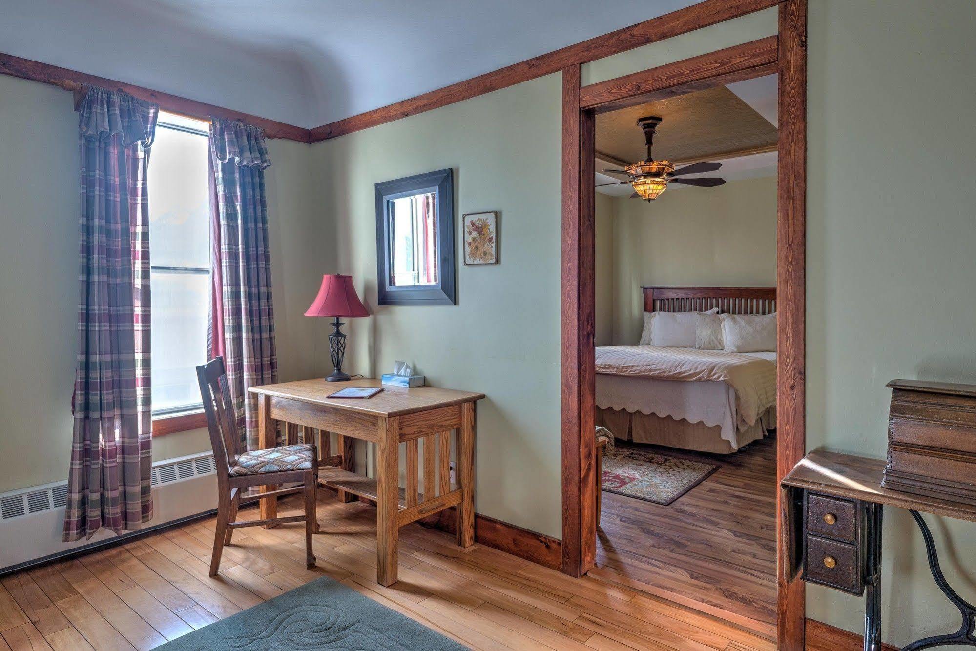 Country Encounters Accommodations Coleman Εξωτερικό φωτογραφία