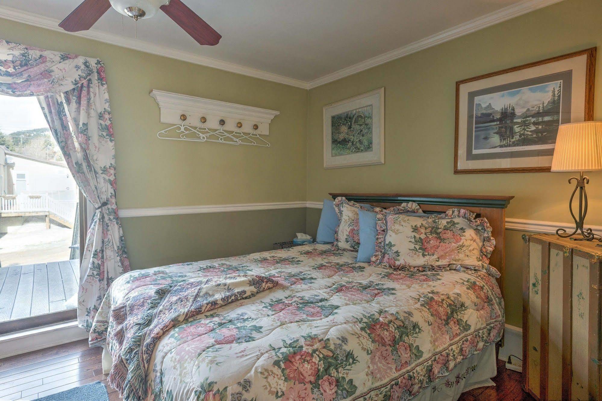 Country Encounters Accommodations Coleman Εξωτερικό φωτογραφία