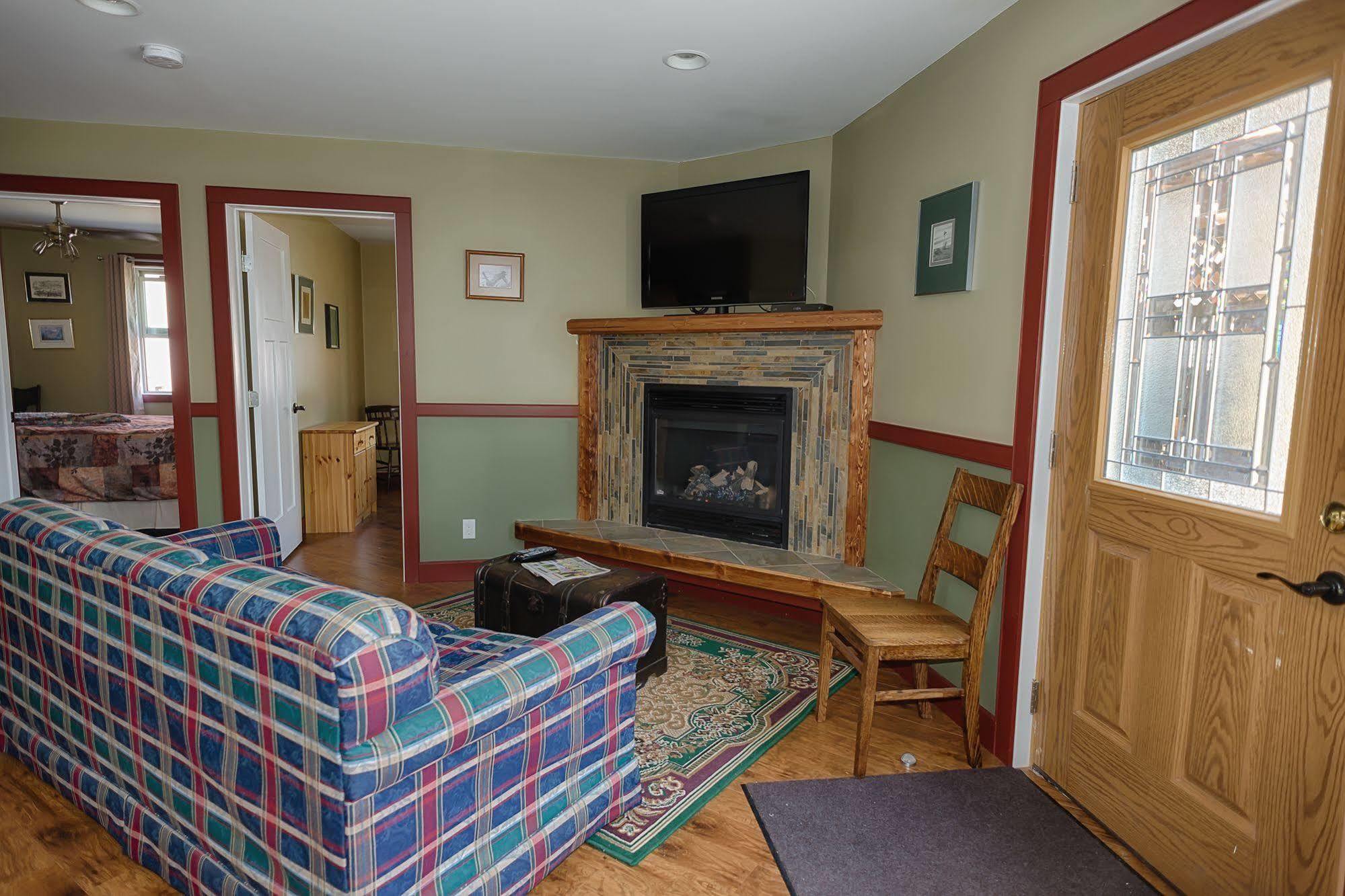 Country Encounters Accommodations Coleman Εξωτερικό φωτογραφία