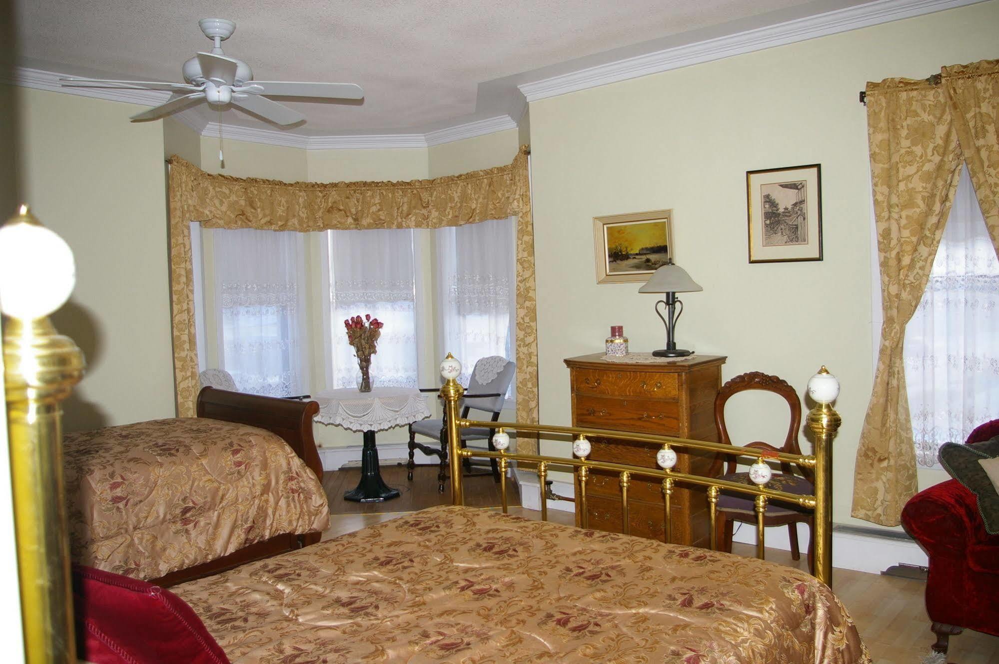 Country Encounters Accommodations Coleman Εξωτερικό φωτογραφία
