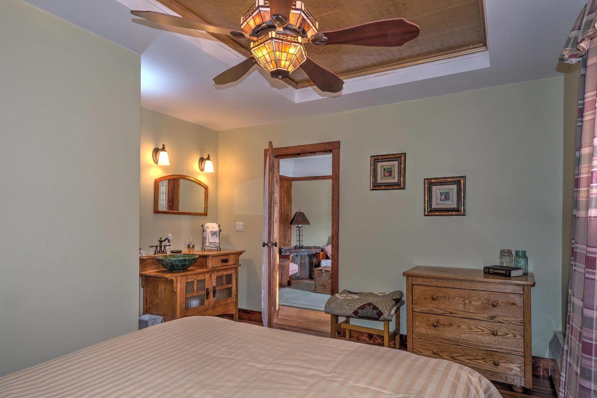 Country Encounters Accommodations Coleman Εξωτερικό φωτογραφία